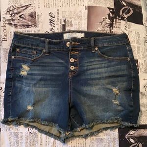 Torrid Distressed shorts size 14